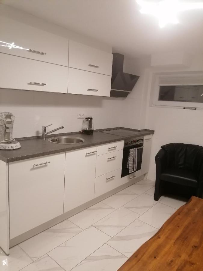 Schoene Einliegerwohnung In Хехинген Екстериор снимка