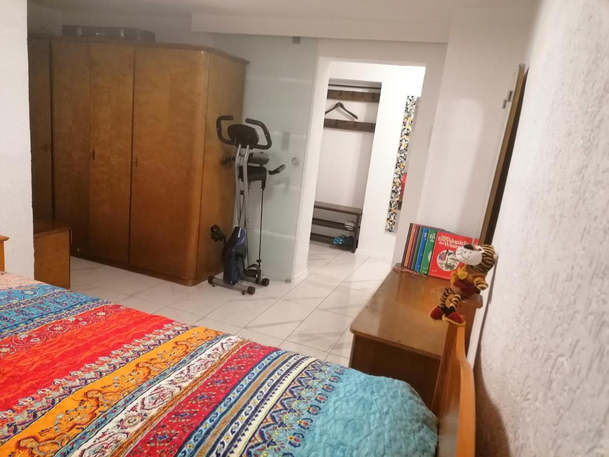 Schoene Einliegerwohnung In Хехинген Екстериор снимка