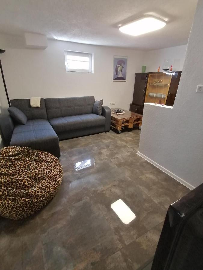 Schoene Einliegerwohnung In Хехинген Екстериор снимка