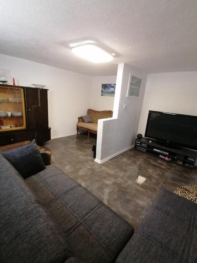 Schoene Einliegerwohnung In Хехинген Екстериор снимка