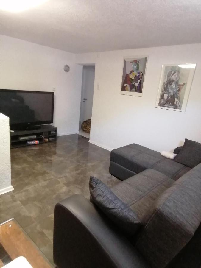 Schoene Einliegerwohnung In Хехинген Екстериор снимка