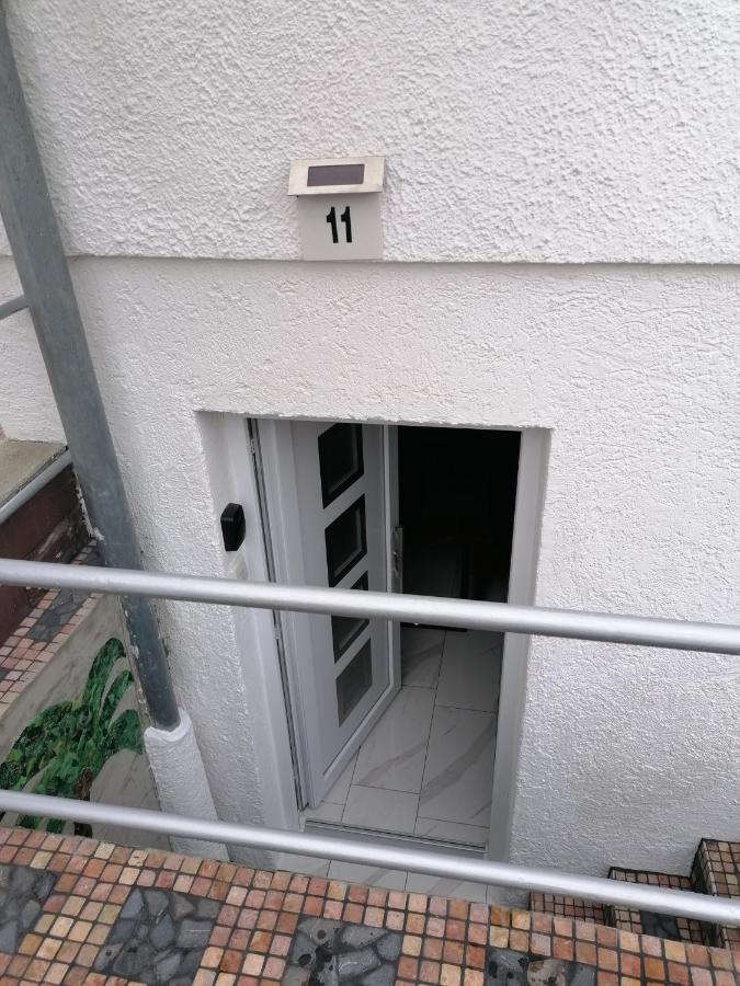 Schoene Einliegerwohnung In Хехинген Екстериор снимка