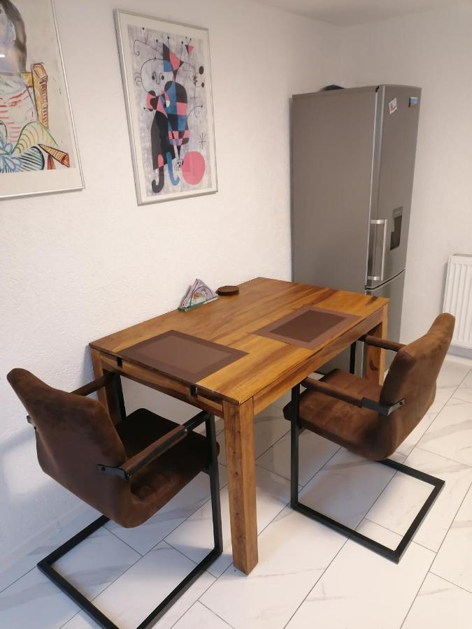 Schoene Einliegerwohnung In Хехинген Екстериор снимка