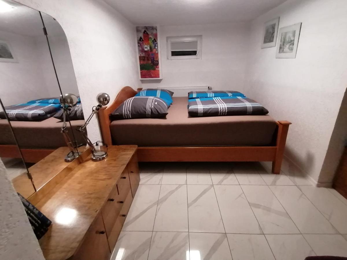 Schoene Einliegerwohnung In Хехинген Екстериор снимка