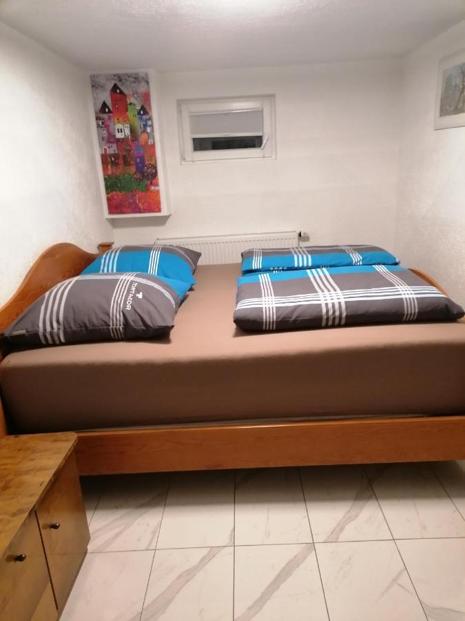 Schoene Einliegerwohnung In Хехинген Екстериор снимка